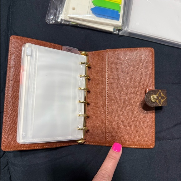 Louis Vuitton Monogram Agenda PM Day Planner Cover - Picture 9 of 13